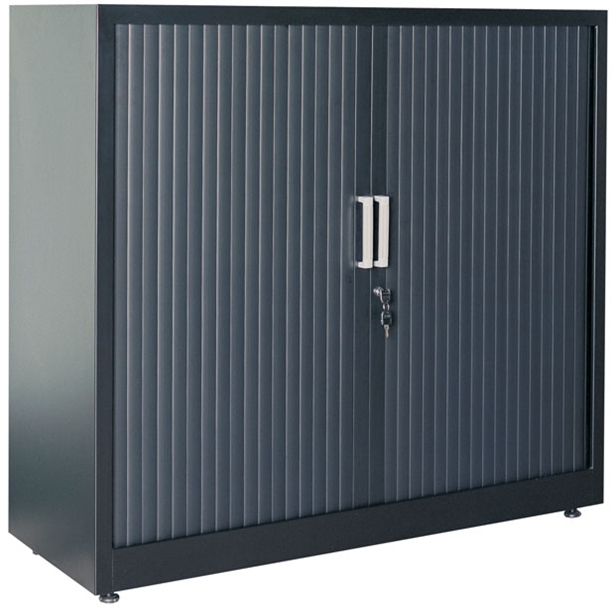 Metalno arhivski ormar s rolo vratima, dimenzije 105x120.