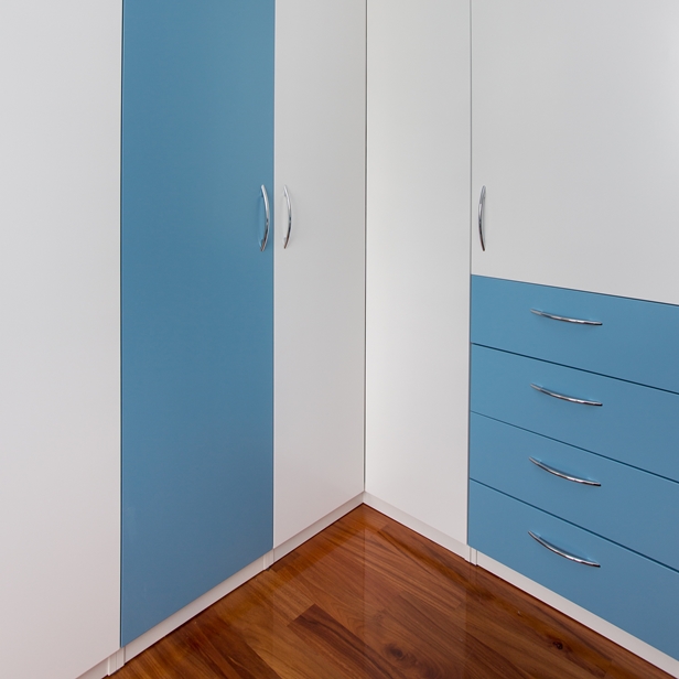 Ormar s krilnim vratima po mjeri, ormar za djeÄju sobu. MontaÅ¾a gratis.