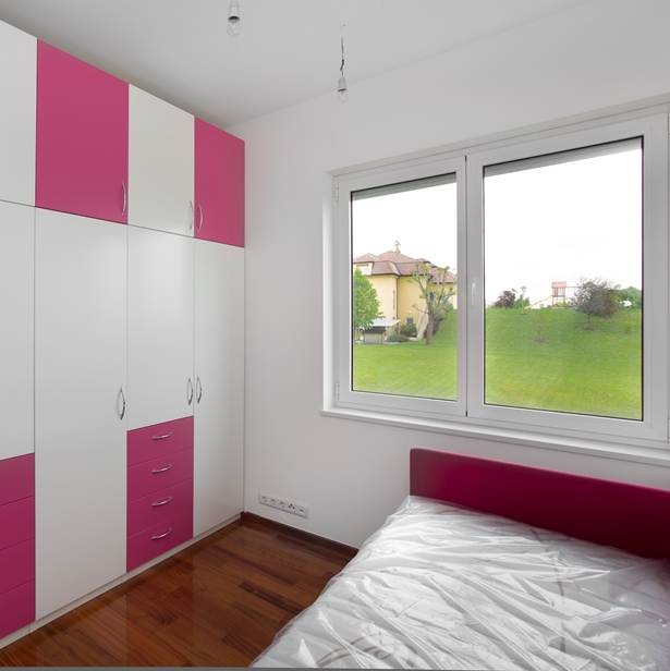 Bijelo-rozi ormar za djeÄju sobu, za djevojÄice. Izrada po mjeri.