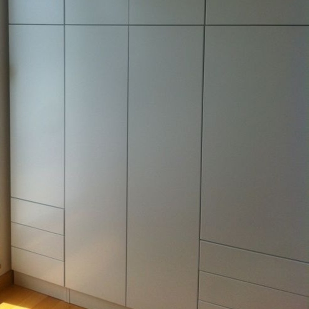 Garderobni ormar po mjeri, materijal izrade medijapan.