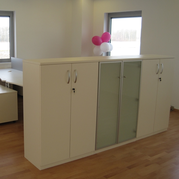 Uredski namjeÅ¡taj - radni stol, ladiÄar, arhivski ormar. Izrada po mjeri.