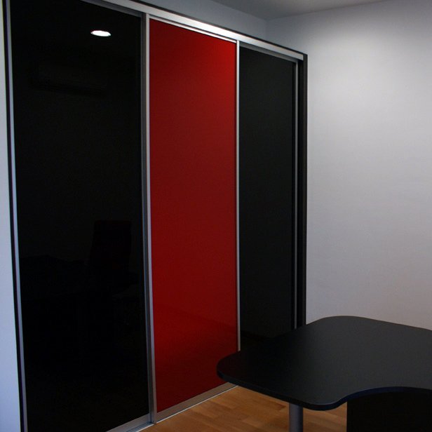 Ugradbeni ormar, izrada po mjeri. Uredski klizni ormar. MontaÅ¾a gratis.